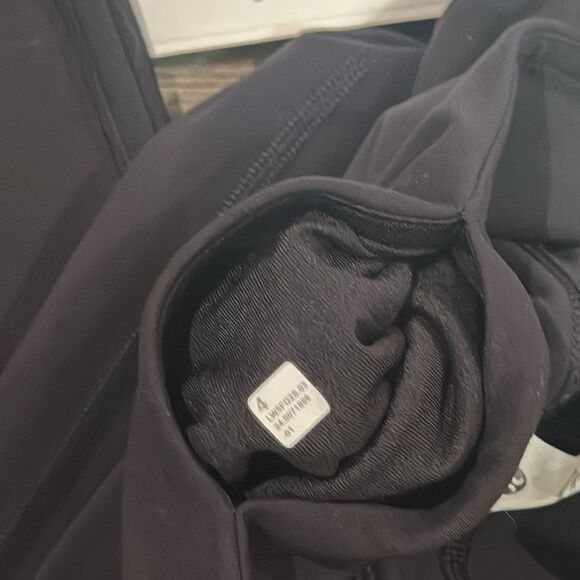 Lululemon Groove Super-High-Rise Flared Pant Nulu
Black size 4 NWT‎ - Picture 7 of 7